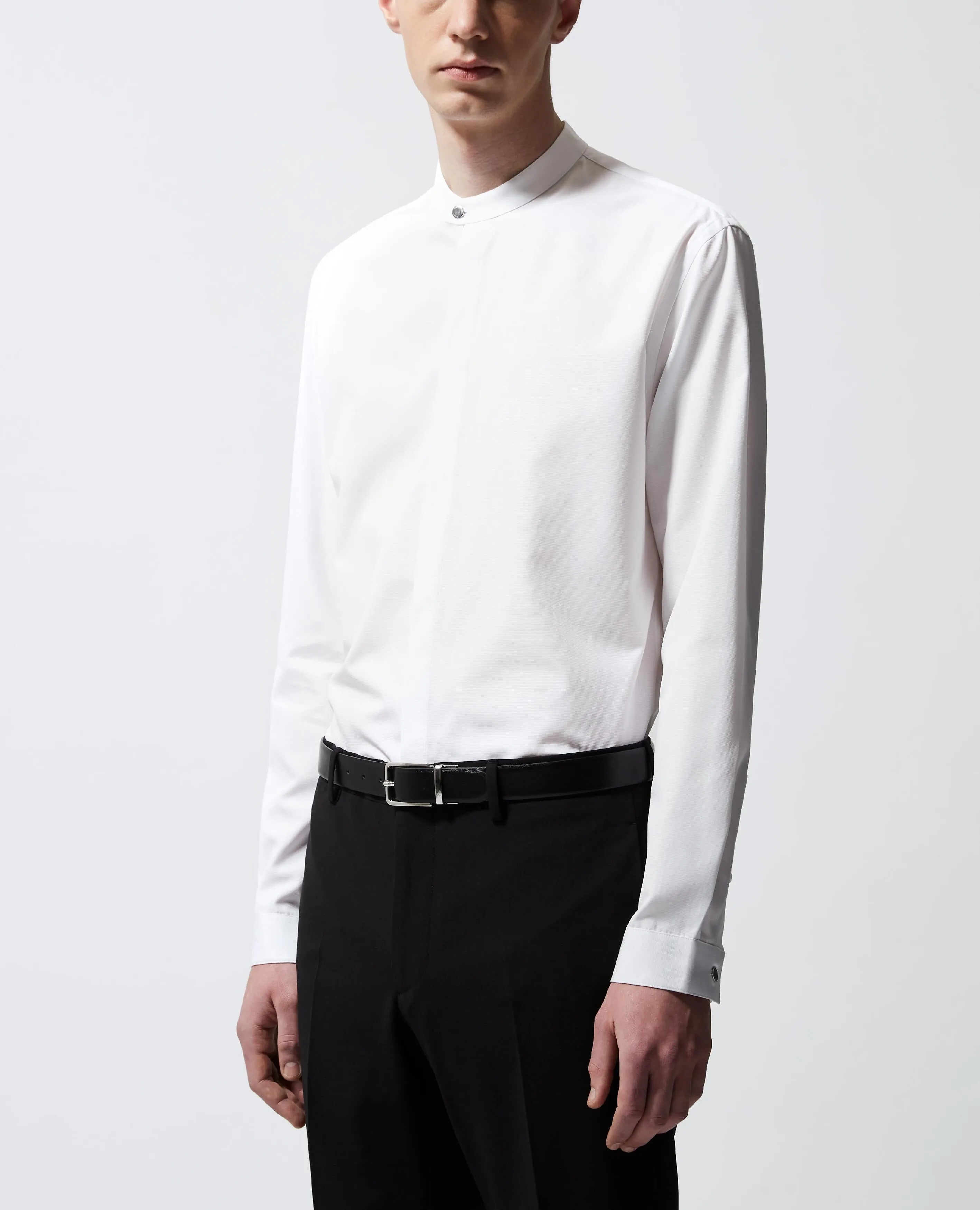 Chemise chic blanche col officier slim