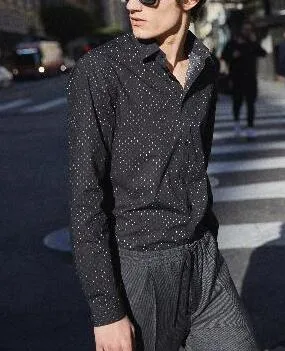 Chemise en coton noir à motifs petit trait