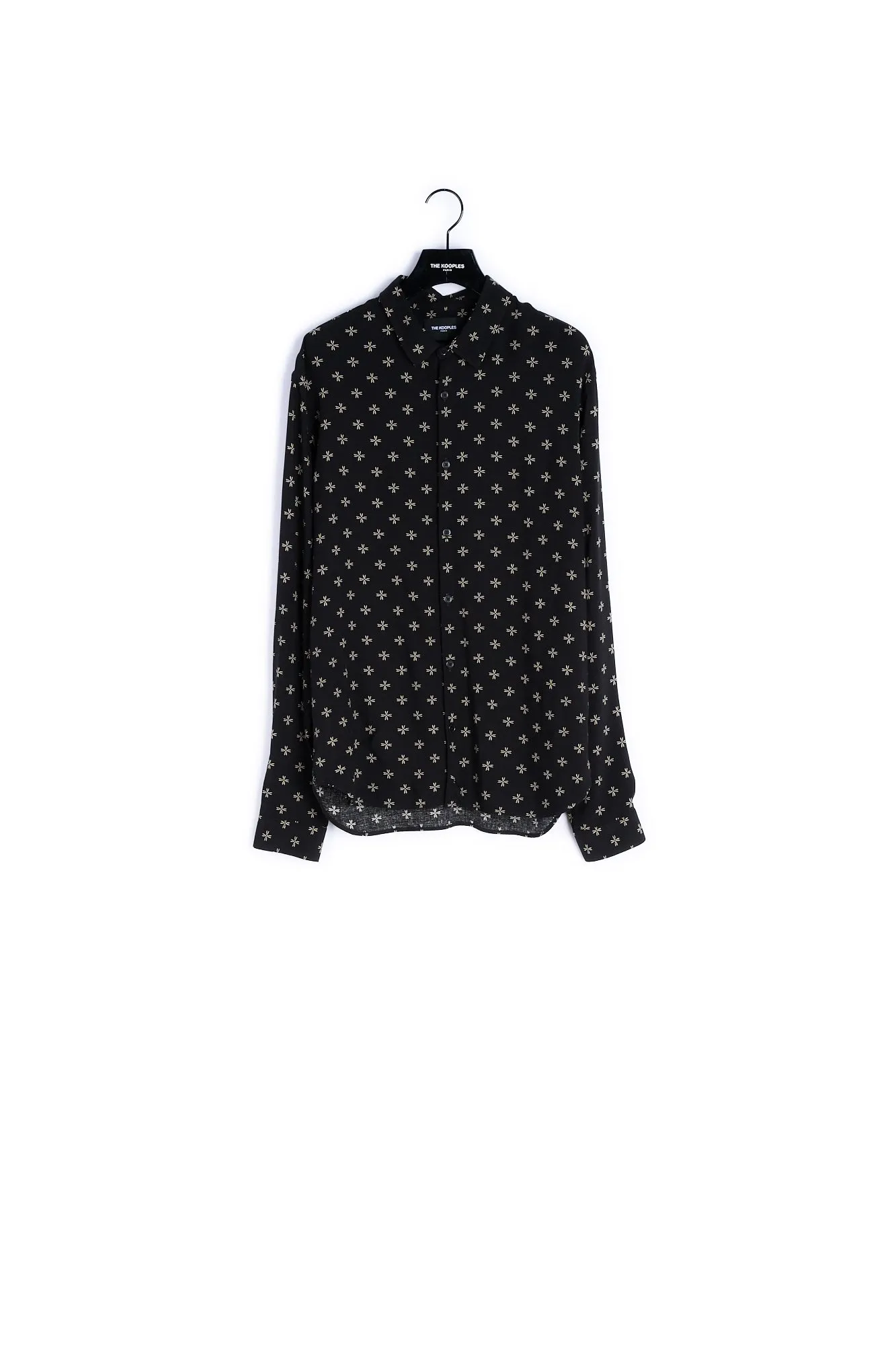Chemise noire à motif croix beige brodé