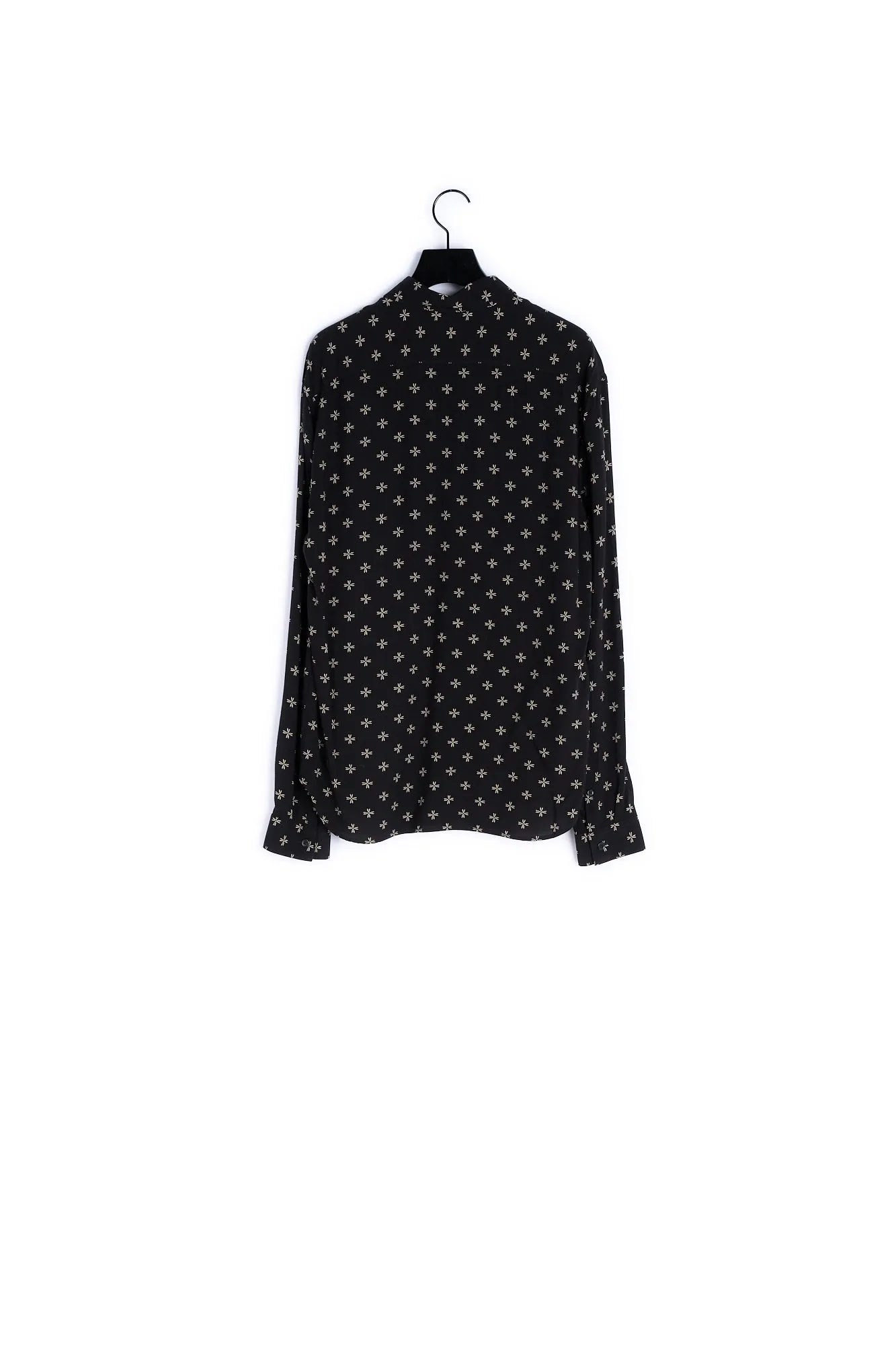 Chemise noire à motif croix beige brodé
