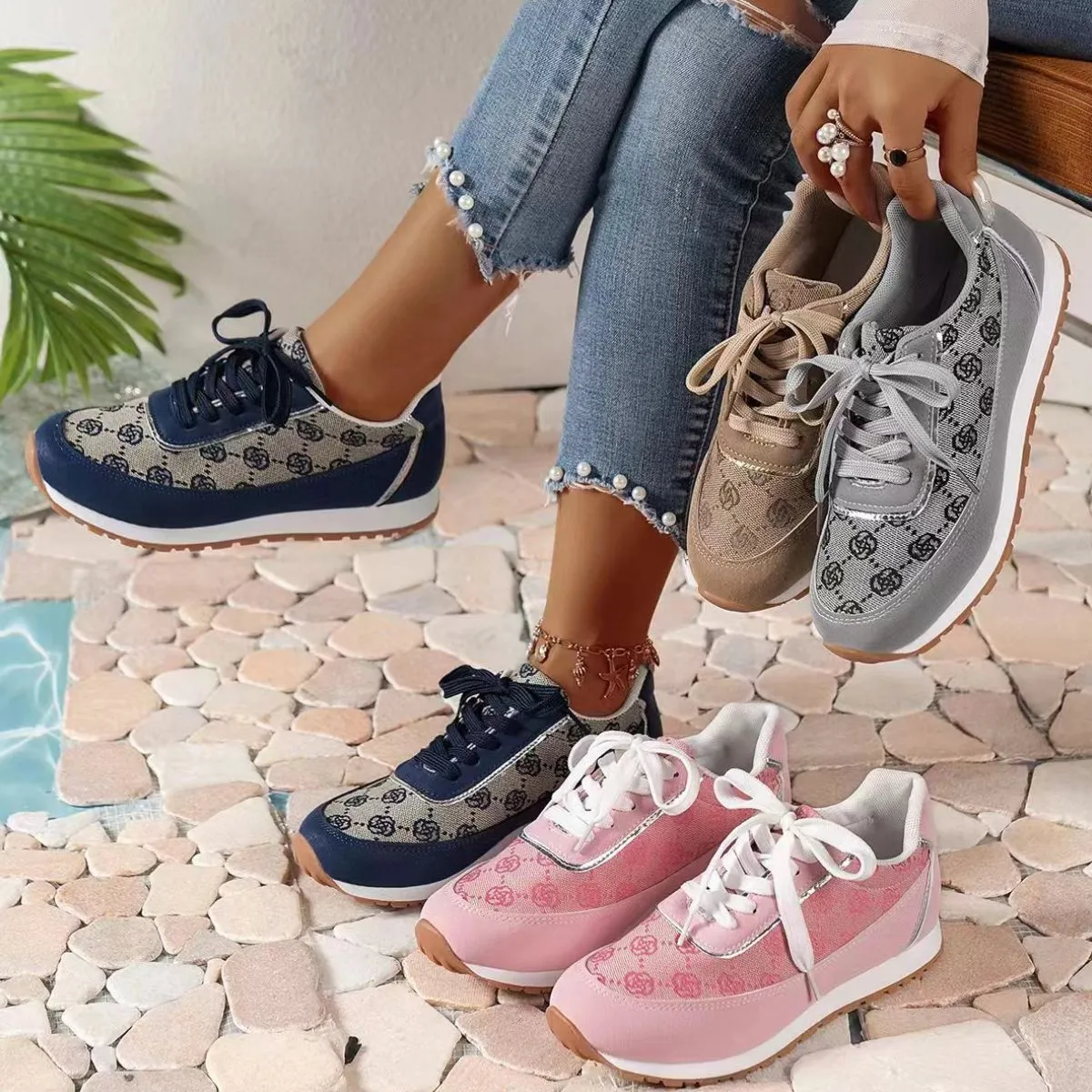 Floral Contrast Round Toe Athletic