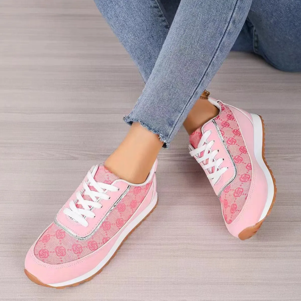 Floral Contrast Round Toe Athletic