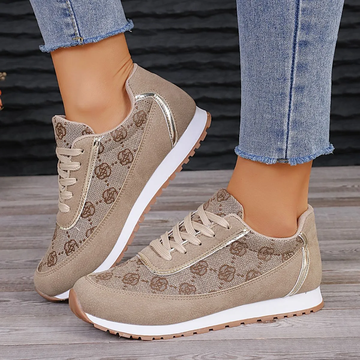 Floral Contrast Round Toe Athletic
