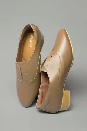 The Balmore Oxford in Antique White
