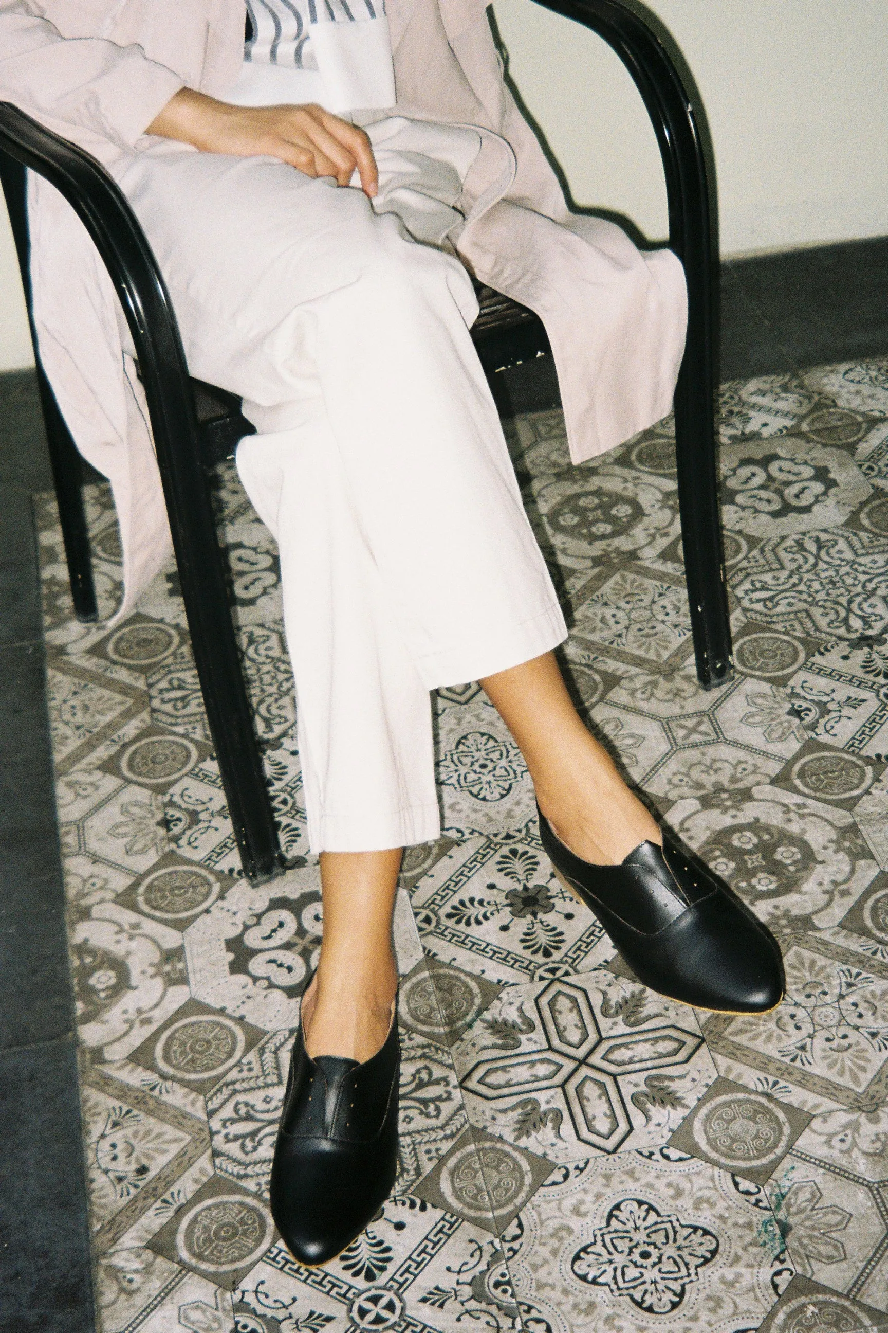 The Balmore Oxford in Black